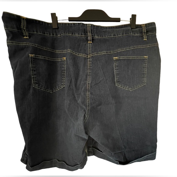 Gold Flava women’s denim shorts size 24 plus NWOT - Picture 2 of 9